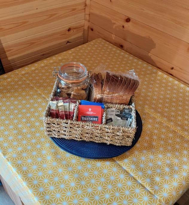 High Whashton Springs Glamping Pod, Richmond Yorks公寓 外观 照片